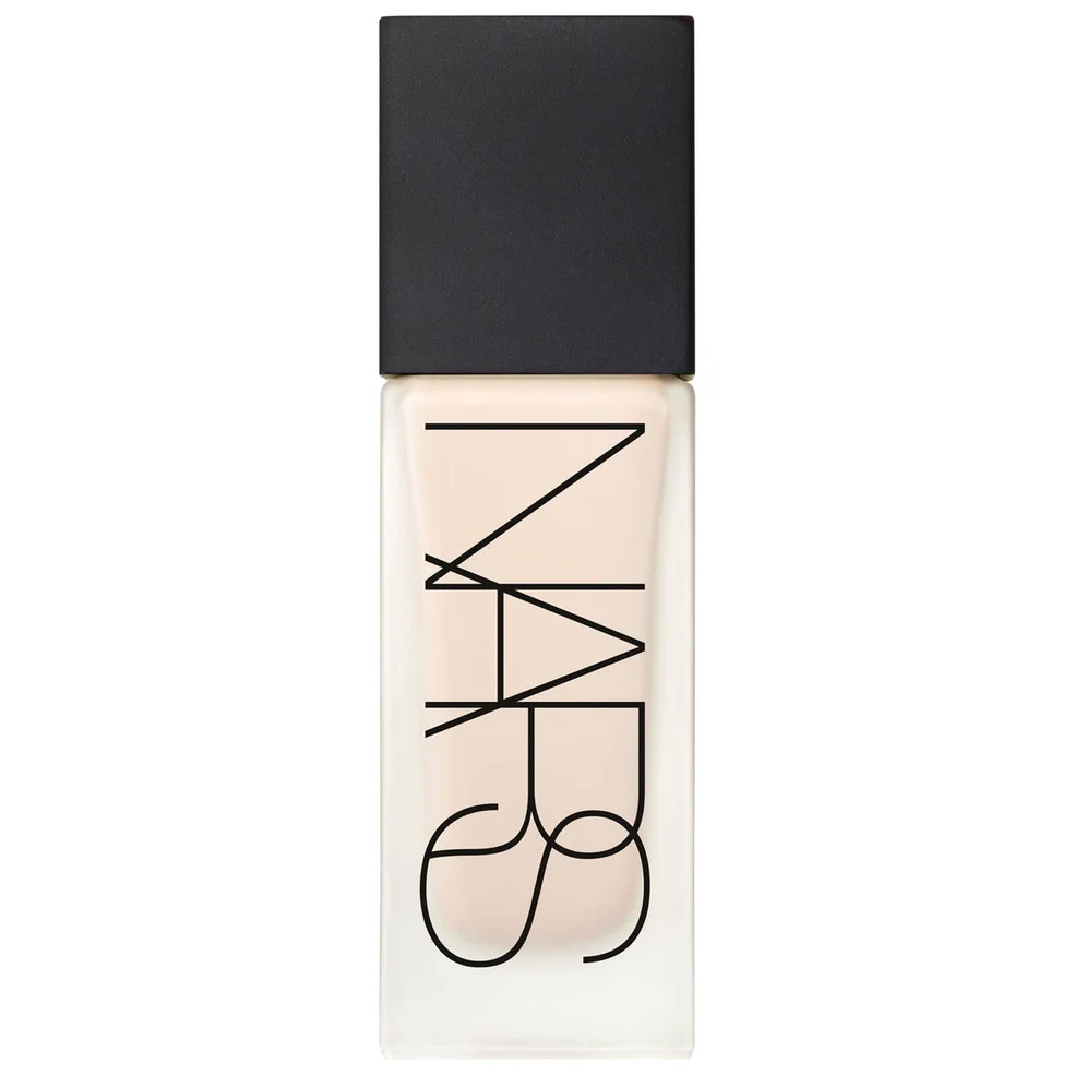 NARS Cosmetics All Day Luminous Weightless Foundation Zdjęcie 1