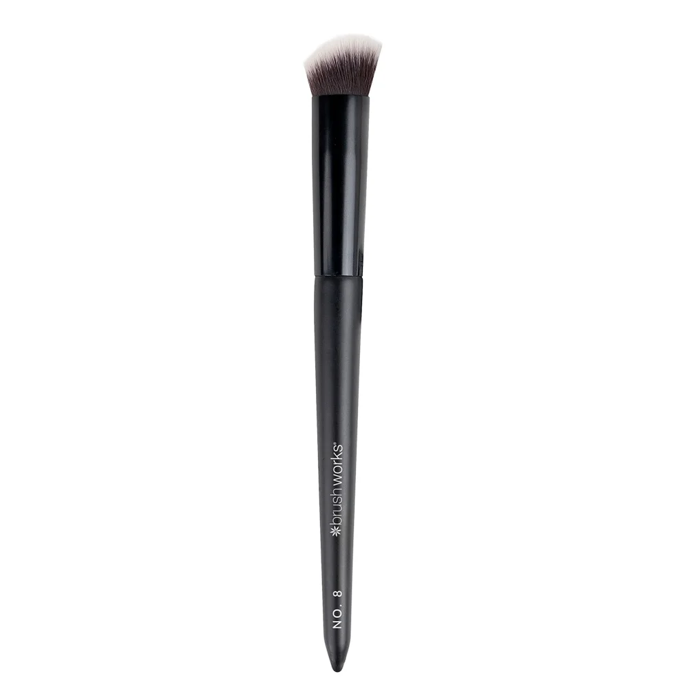 brushworks No. 8 Precise Angled Concealer Buffing Brush Zdjęcie 1