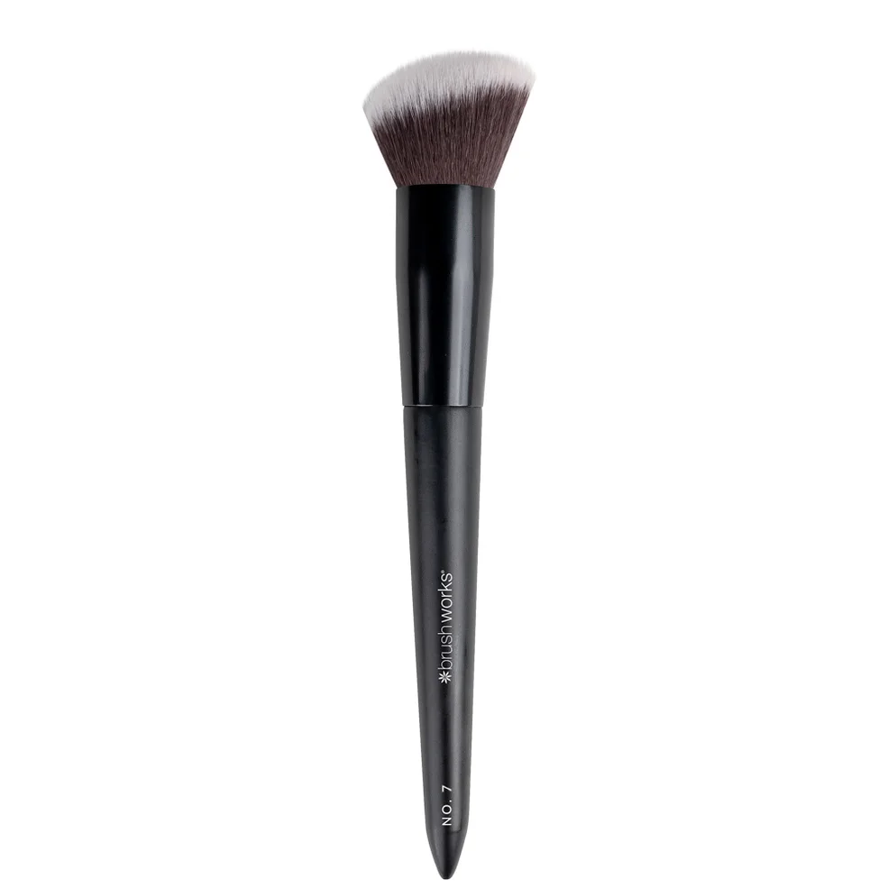 brushworks No. 7 Angled Blush Brush Zdjęcie 1