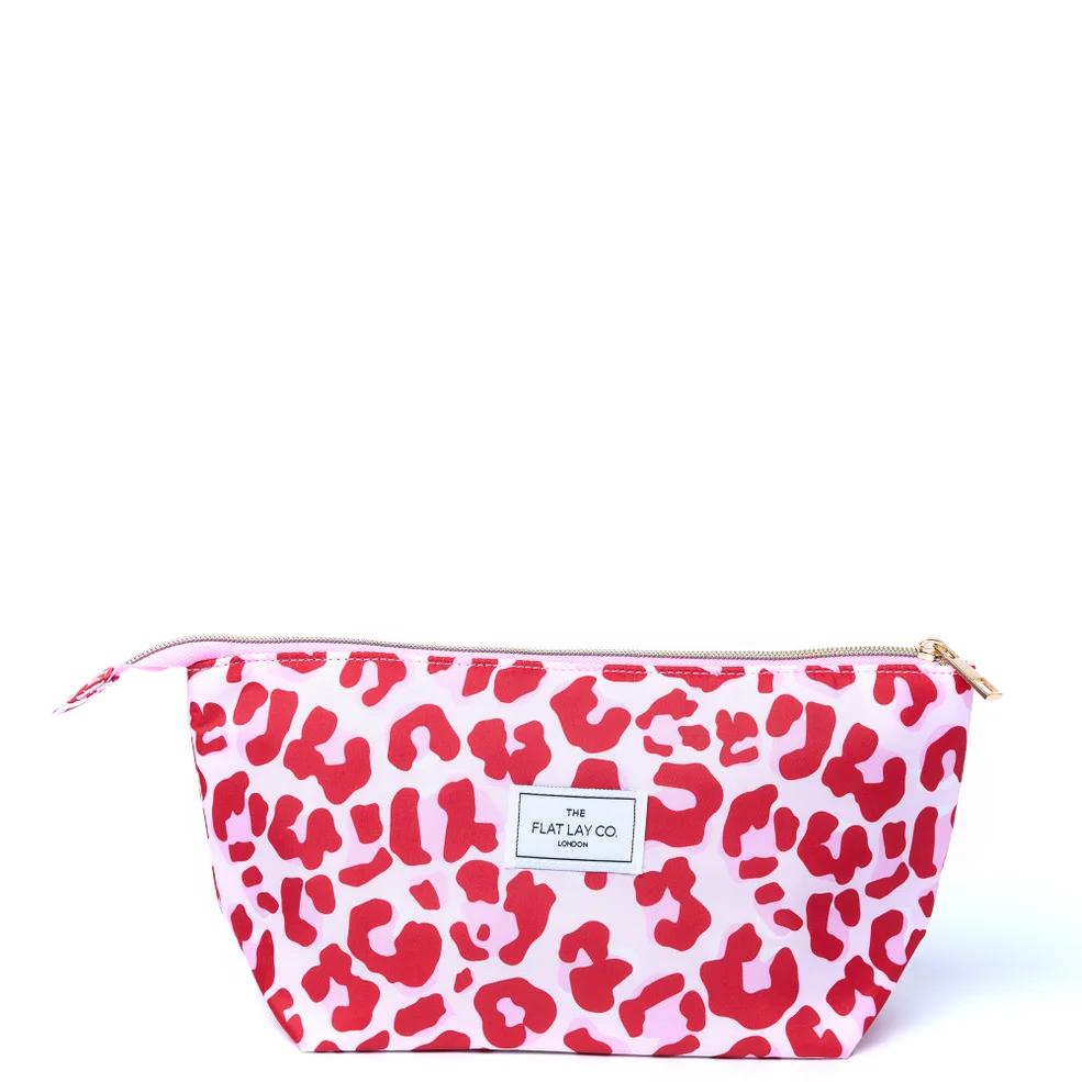 The Flat Lay Co. Essential Pouch in Pink Leopard Zdjęcie 1